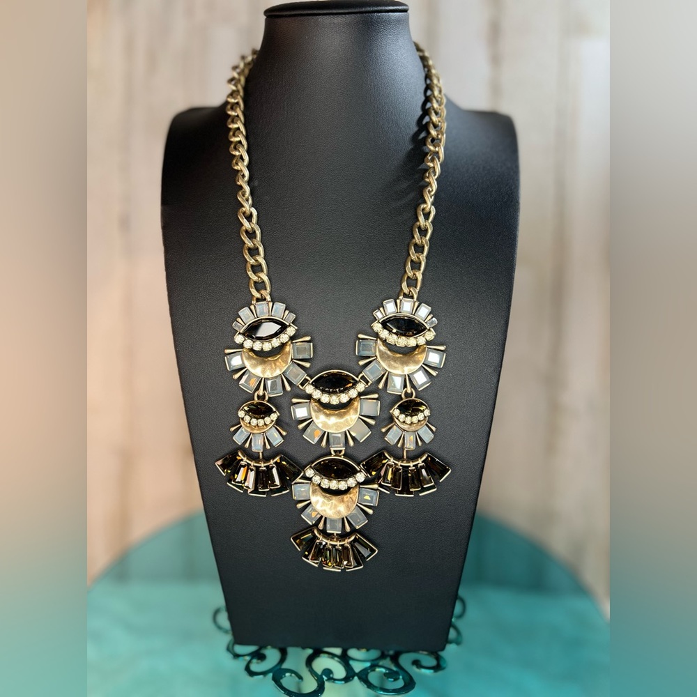 Banana Republic Statement Necklace - Picture 10 of 10